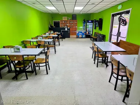 8010 Dixie Highway, Birch Run MI 48415 9003 photo 4