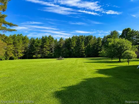 9239 Lange Road, Birch Run MI 48415 8470 photo 3