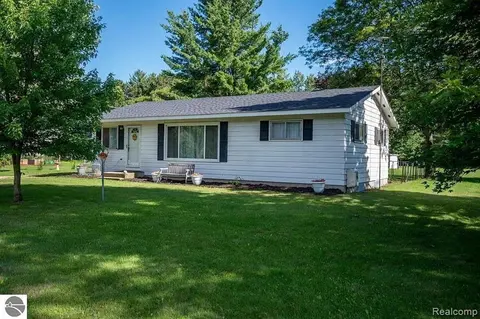 6365 W Airline Road, Weidman MI 48893 7703 photo 2