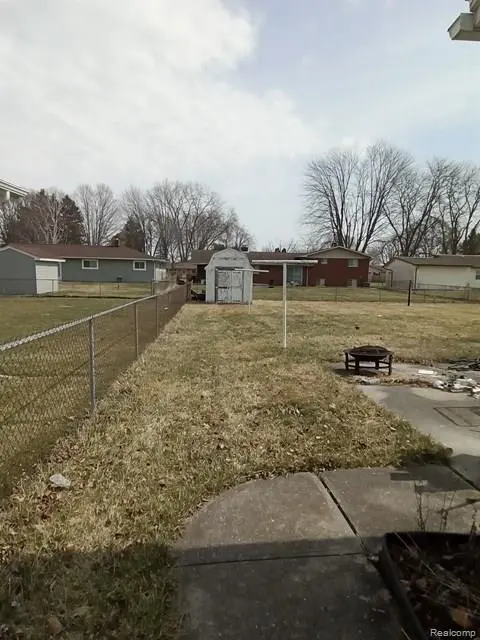 4141 Amelia Drive, Saginaw MI 48601 5004 photo 3