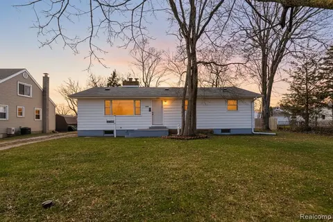 2300 S Lincoln, Bay City MI 48708 3814 photo 1