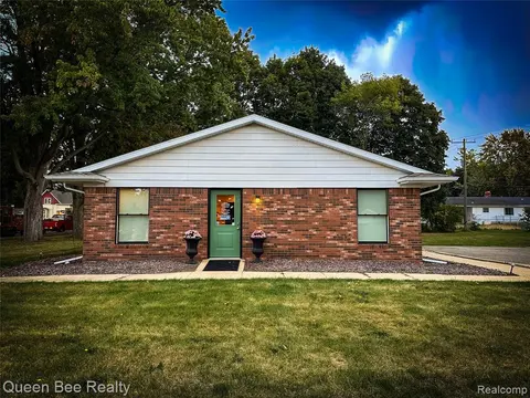 2382 Black River Street, Deckerville MI 48427 9424 photo 3