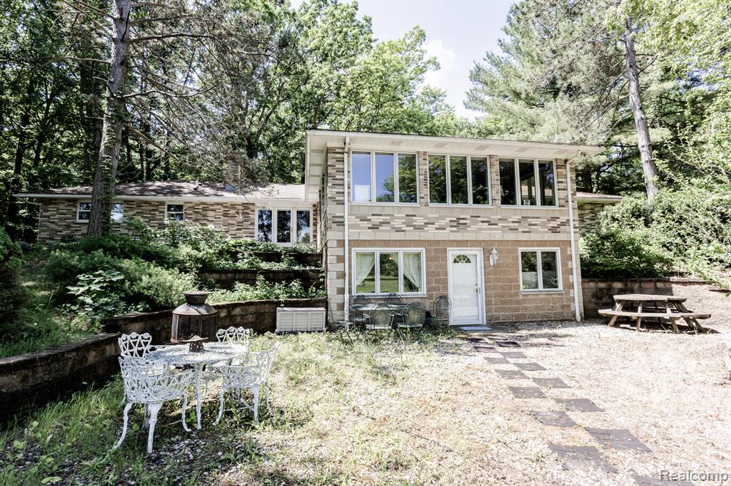 8197 Irish Road, Millington MI 48746 8718 photo 1