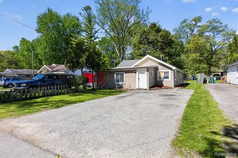 986 Pine Road, Bay City MI 48706 1948 photo 3