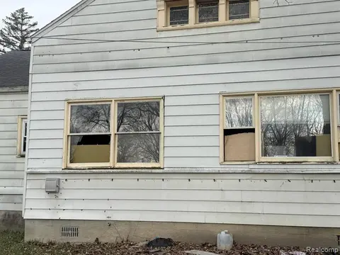 704 Vermont Street, Saginaw MI 48602 1374 photo 3