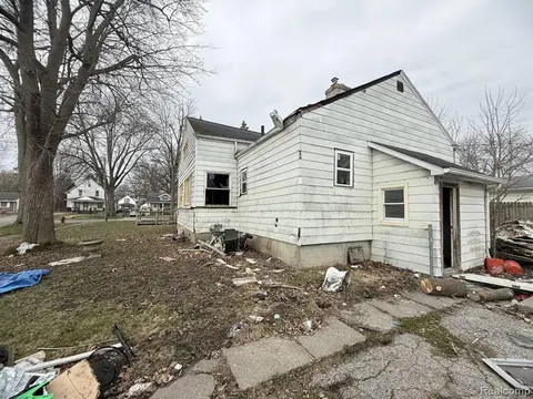 704 Vermont Street, Saginaw MI 48602 1374 photo 5