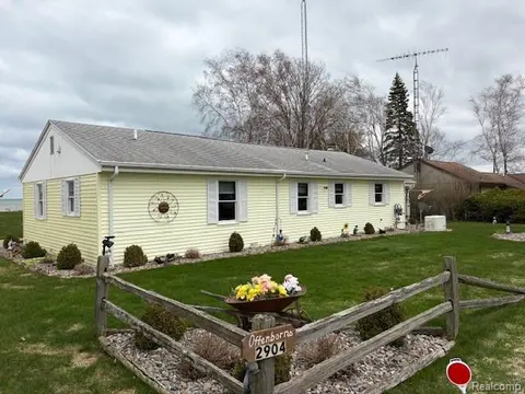 2904 N Lakeshore Road, Port Hope MI 48468 9367 photo 2