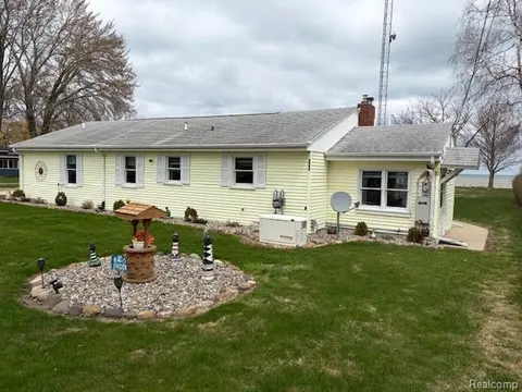 2904 N Lakeshore Road, Port Hope MI 48468 9367 photo 4