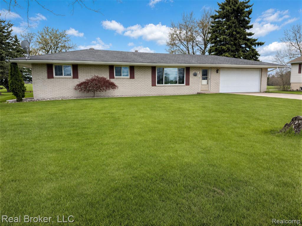 3412 S Reese Road, Frankenmuth MI 48734 9756 photo 1