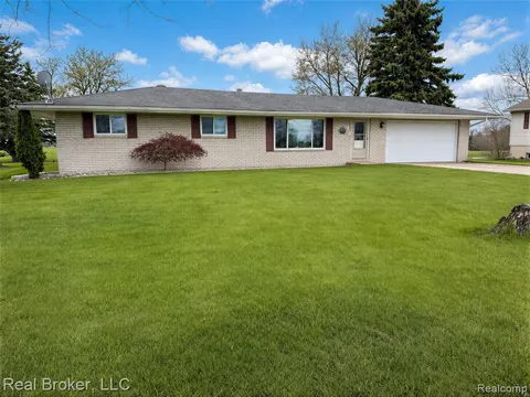 3412 S Reese Road, Frankenmuth MI 48734 9756 photo 1