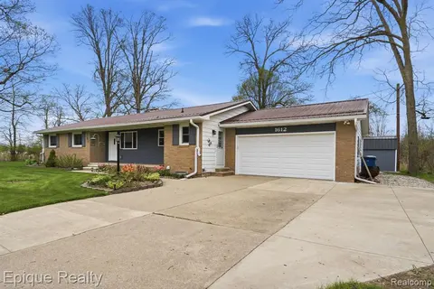 1612 Saint Marys Court, Essexville MI 48732 1565 photo 3