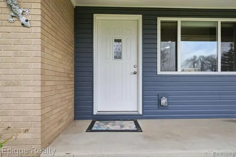 1612 Saint Marys Court, Essexville MI 48732 1565 photo 4