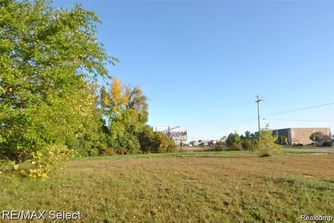 6483 Bay, Saginaw MI 48604 photo 3