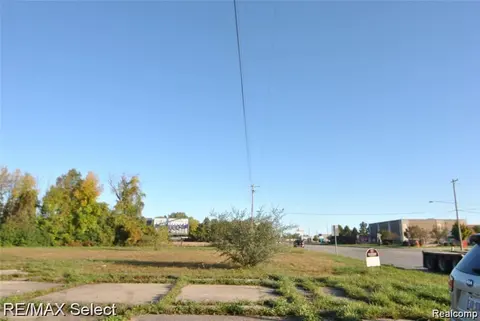 6483 Bay, Saginaw MI 48604 photo 4