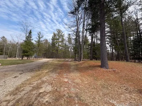 3615 Pinelands Point Road, Gladwin MI 48624 7941 photo 2