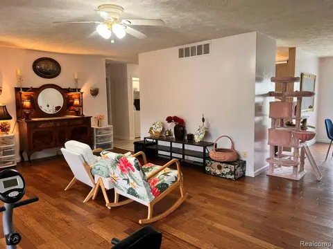 320 Roller Way, Mayville MI 48744 8636 photo 5