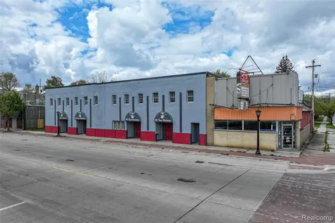1600 Broadway Street, Bay City MI 48708 8539 photo 2