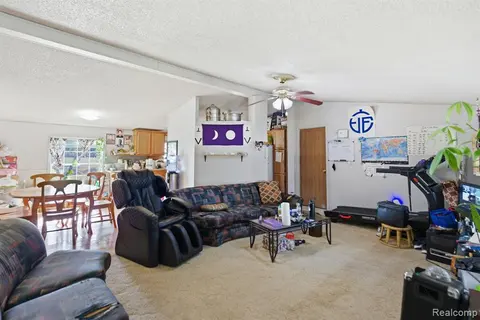 2905 S Plain Road, Caro MI 48723 9426 photo 3