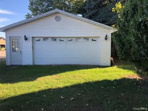608 E Frank Street, Caro MI 48723 photo 2