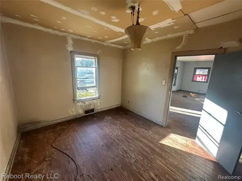 1940 Robinwood Avenue, Saginaw MI 48601 3519 photo 4