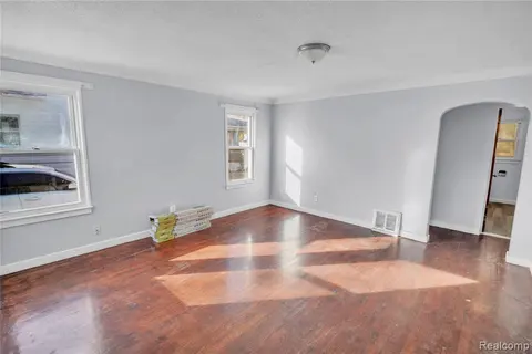 1916 Wood Street, Saginaw MI 48602 1189 photo 4