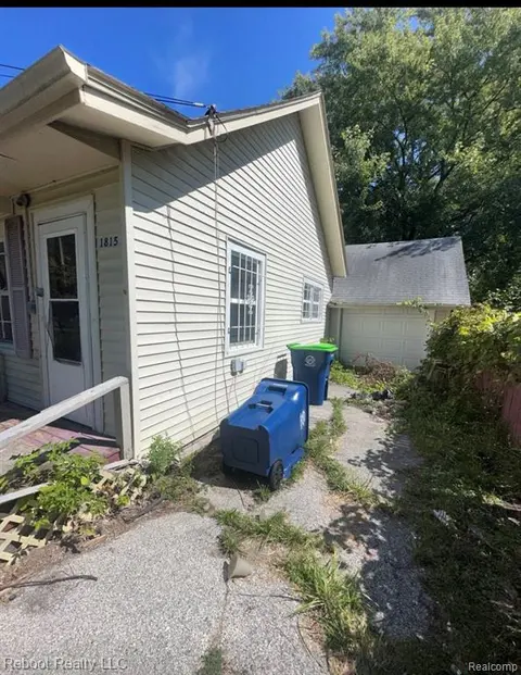 1815 Mack Road, Saginaw MI 48601 6873 photo 2