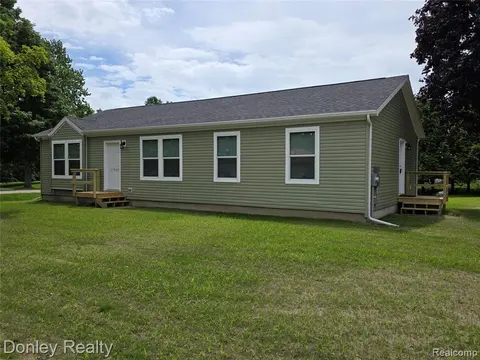 20 Hillview, Peck MI 48466 9797 photo 1