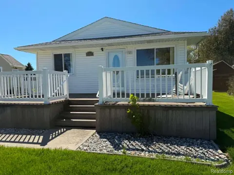 8541 Adams Street, Port Austin MI 48467 6701 photo 2
