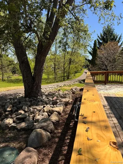 5660 Mill Street, Peck MI 48466 9509 photo 2
