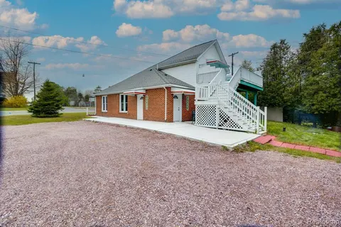 2400 N Lakeshore Road, Carsonville MI 48419 9777 photo 2