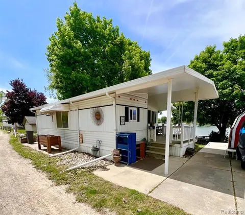 10001 E Goodall Road # 404, Durand MI 48429 9016 photo 2