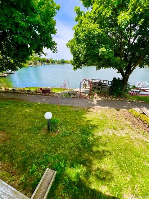 10001 E Goodall Road # 404, Durand MI 48429 9016 photo 3