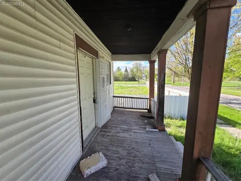 611 S 4th Avenue, Saginaw MI 48607 2133 photo 3