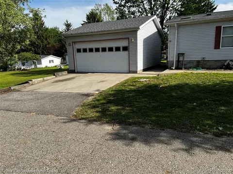 2218 Brent Street, Croswell MI 48422 9677 photo 4