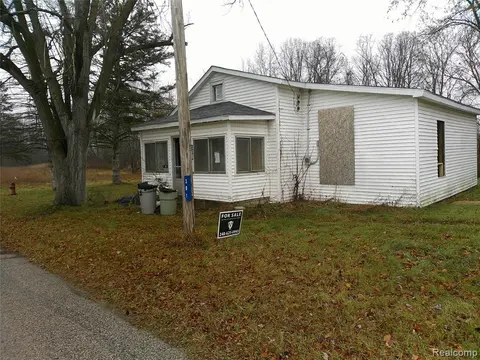 301 Chesaning Street, Update MI 48655 1413 photo 2