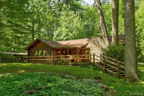 3814 S Towerline Road, Bridgeport MI 48722 9401 photo 2
