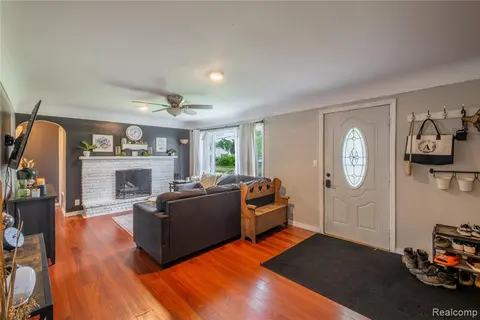 7800 Maple Street, Birch Run MI 48415 9239 photo 4