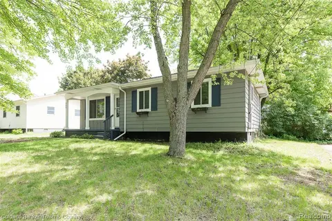 209 S Church Street, Byron MI 48418 9538 photo 3