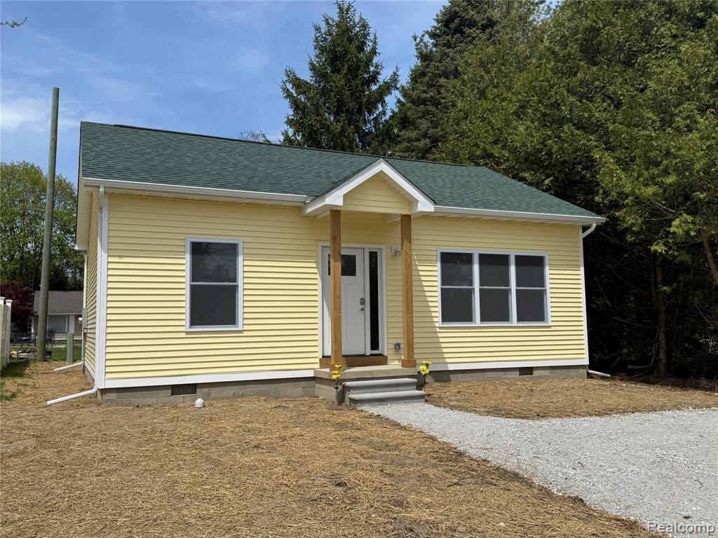 7301 Yale, Lexington MI 48450 photo 1