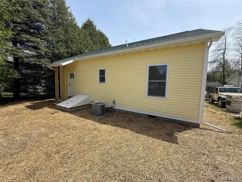 7301 Yale, Lexington MI 48450 photo 4