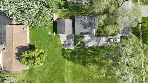 580 Sherman Road, Saginaw MI 48604 2075 photo 4