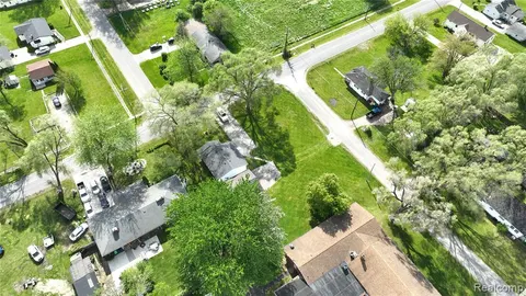 580 Sherman Road, Saginaw MI 48604 2075 photo 5