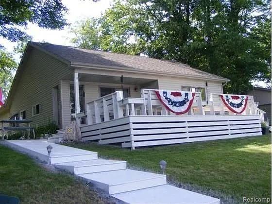 4181 S Oak Drive, Beaverton MI 48612 8828 photo 1