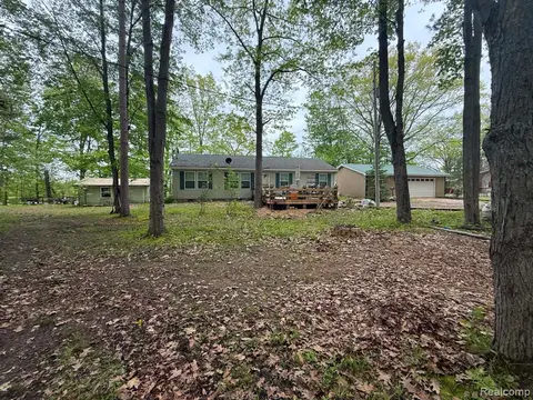 5994 N Lake Sanford Road, Sanford MI 48657 9339 photo 1