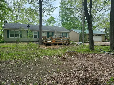 5994 N Lake Sanford Road, Sanford MI 48657 9339 photo 2