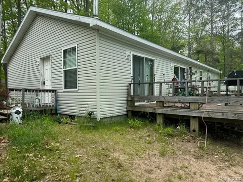 5994 N Lake Sanford Road, Sanford MI 48657 9339 photo 4