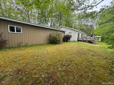 5994 N Lake Sanford Road, Sanford MI 48657 9339 photo 5