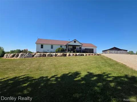 5121 Cotter Road, Marlette MI 48453 9333 photo 1