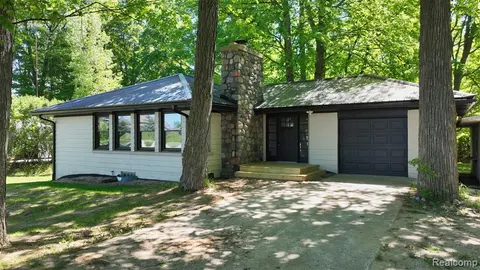 1351 Cedar Court, Gladwin MI 48624 1881 photo 1