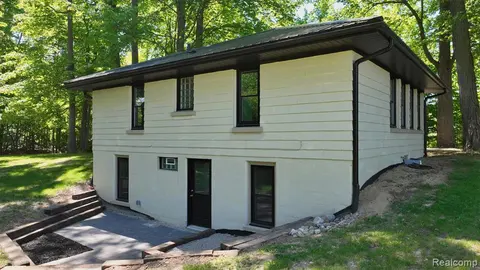 1351 Cedar Court, Gladwin MI 48624 1881 photo 3